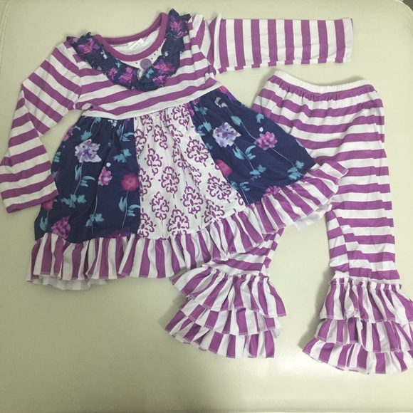 Floral 🌸🌺🌸 Embroidered pants outfit - Picture 2 of 8